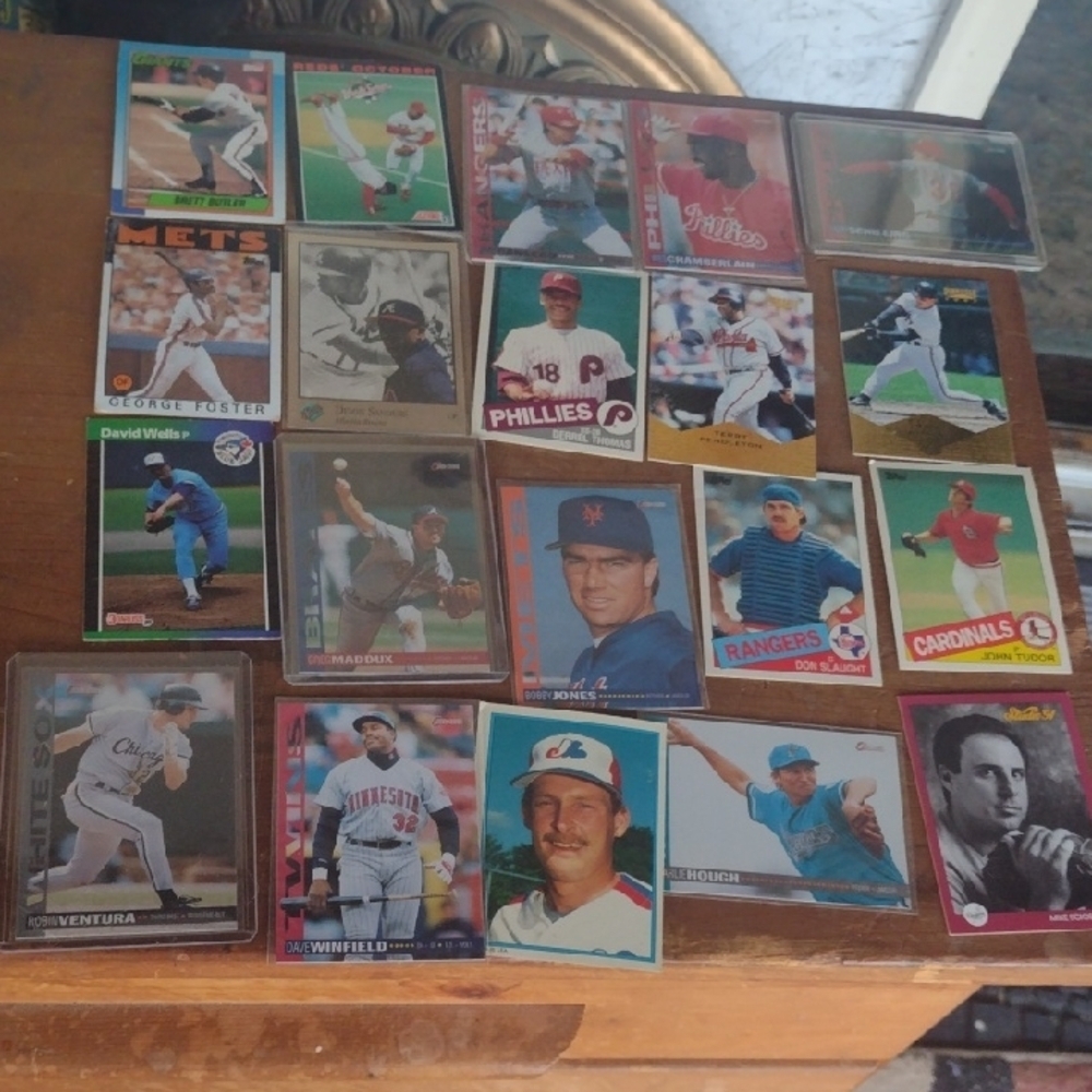 Assorted Baseball Trading Cards Set